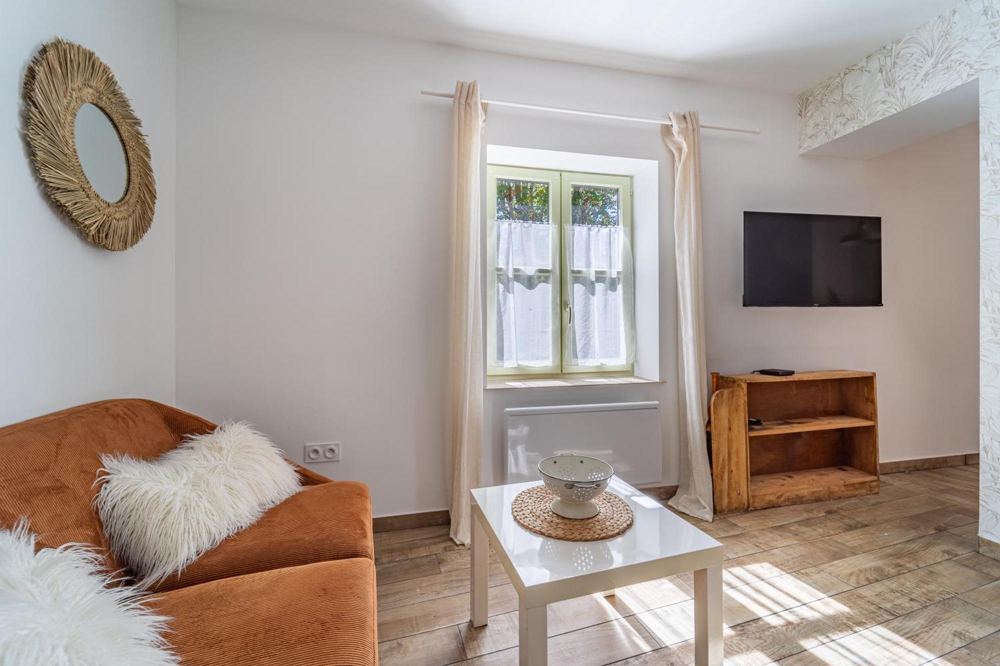 Cosy Room'S Frontonas Exterior photo